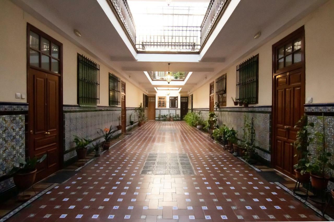 Misterhost Alameda Mercado De Feria II Seville Ngoại thất bức ảnh